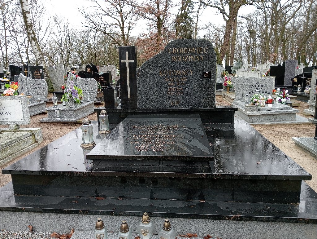 Grób Wacław Kotowski