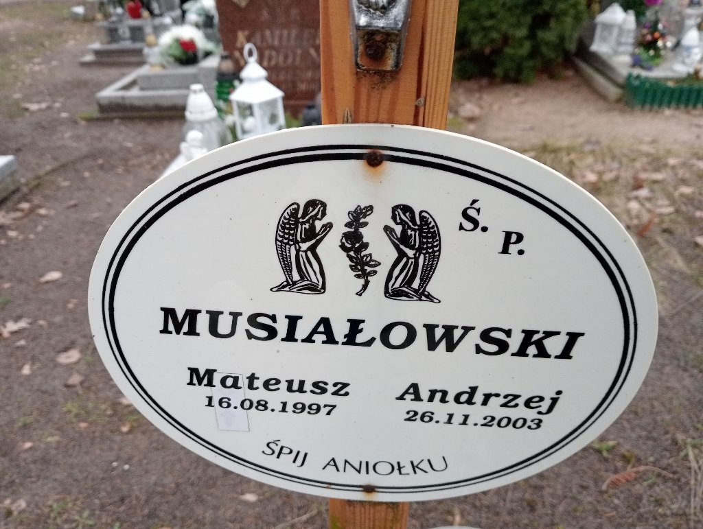 Andrzej Musiałowski 2003 Pakość - Grobonet - Wyszukiwarka osób pochowanych