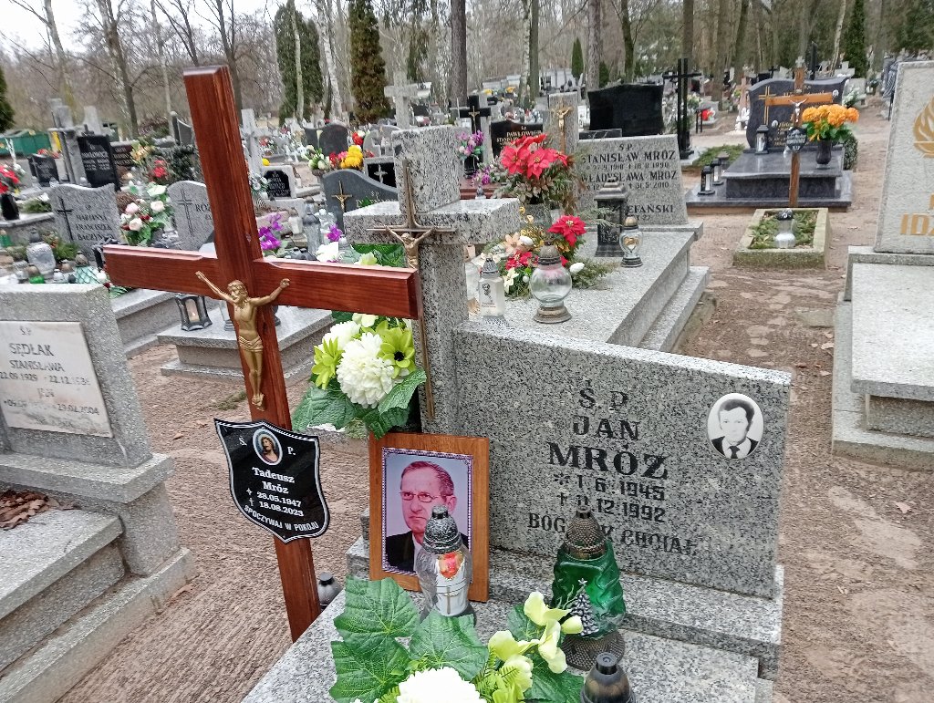 Tadeusz Mróz 1947 Pakość - Grobonet - Wyszukiwarka osób pochowanych