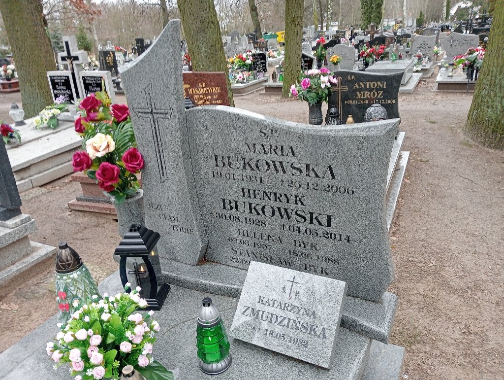 Maria Bukowska 1931 Pakość - Grobonet - Wyszukiwarka osób pochowanych