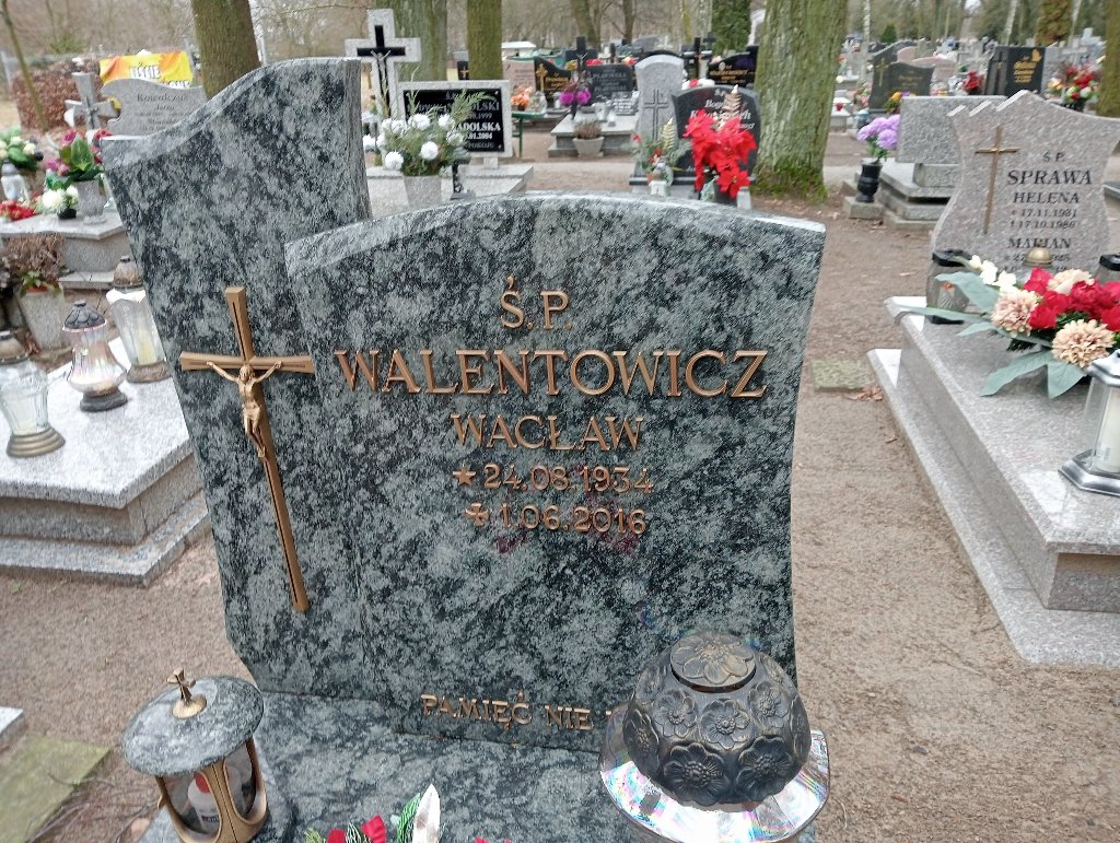 Irena Walentowicz 1938 Pakość - Grobonet - Wyszukiwarka osób pochowanych